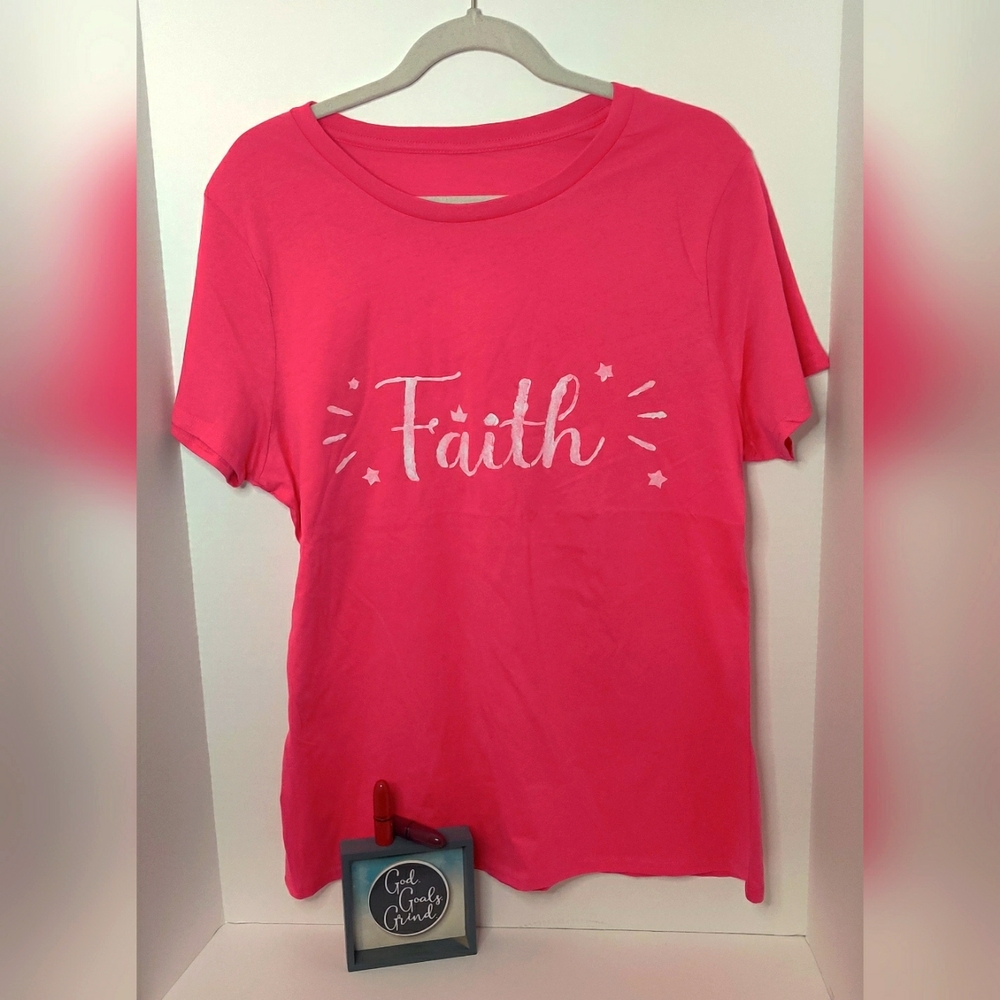 Ladies' Tagless Tee & Free Gift